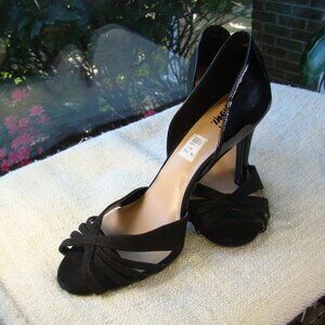 Fioni NWOT black vegan patent leather and suede peep toe pump heels, size 9